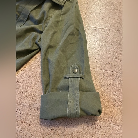 Army green utility jacket with hood. By Jolt - Picture 4 of 4